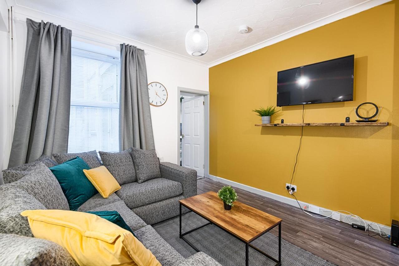 City Centre, 4Rm'S, With Smart Tv'S Parking Swansea Bagian luar foto