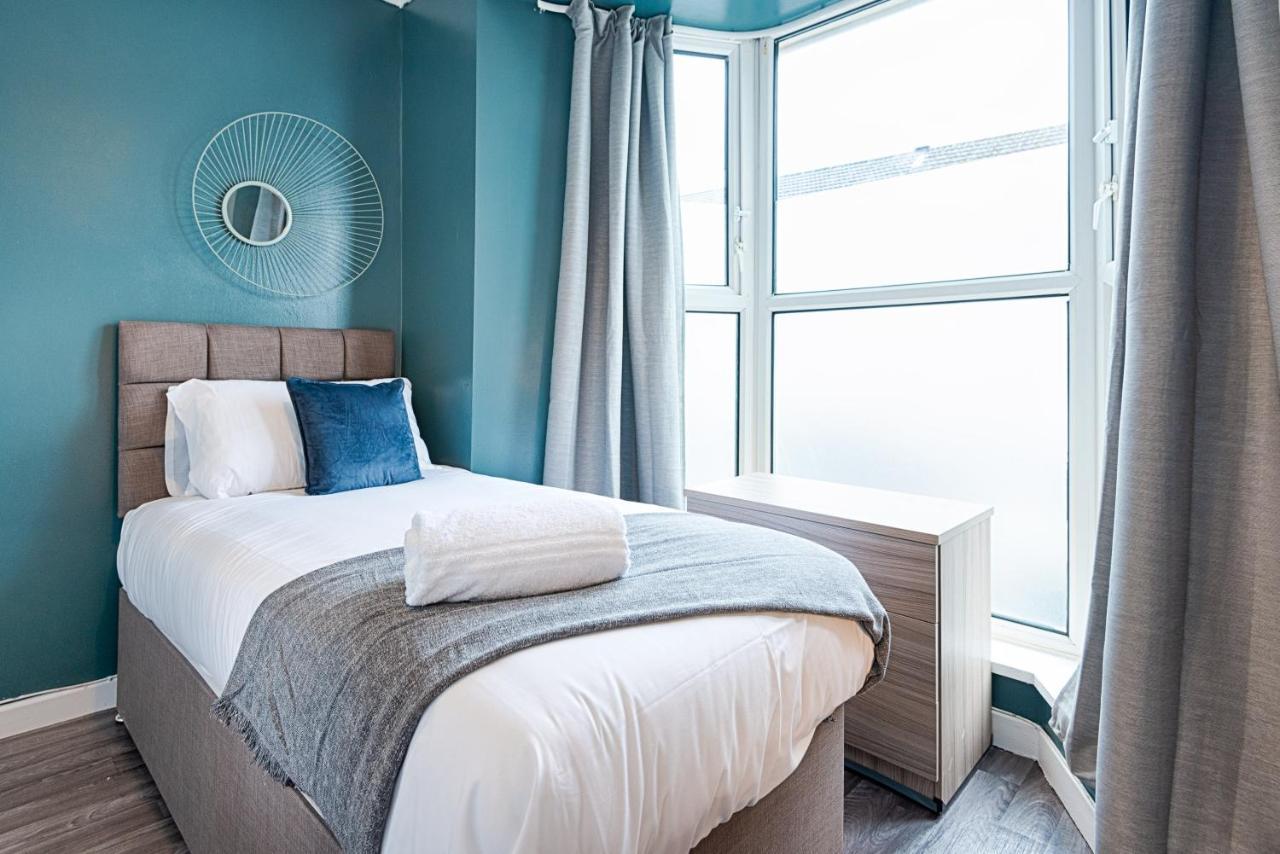City Centre, 4Rm'S, With Smart Tv'S Parking Swansea Bagian luar foto